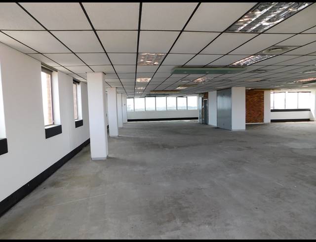 4,664M² OFFICE TO LET IN FERNDALE